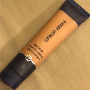 Giorgio Armani face fabric foundation 5.75